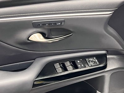 2025 Lexus ES 300h