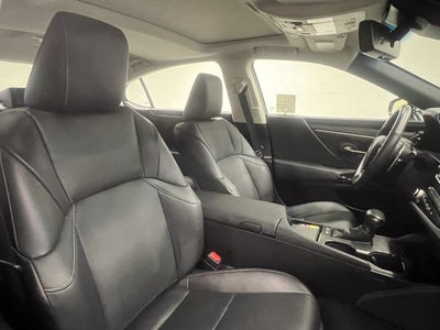 2025 Lexus ES 300h