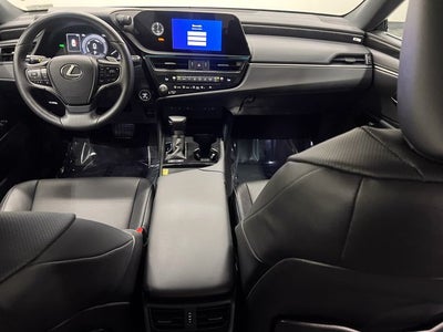 2025 Lexus ES 300h