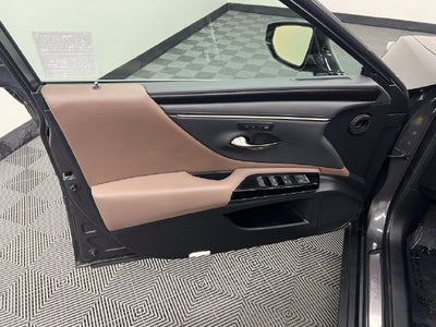 2022 Lexus ES 300h