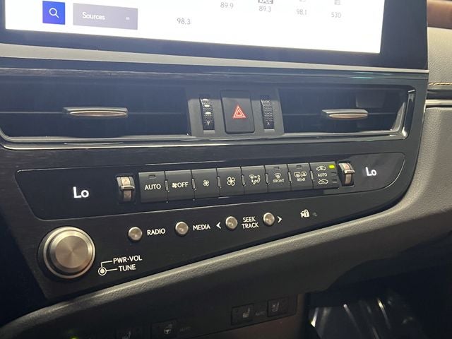 2023 Lexus ES 300h