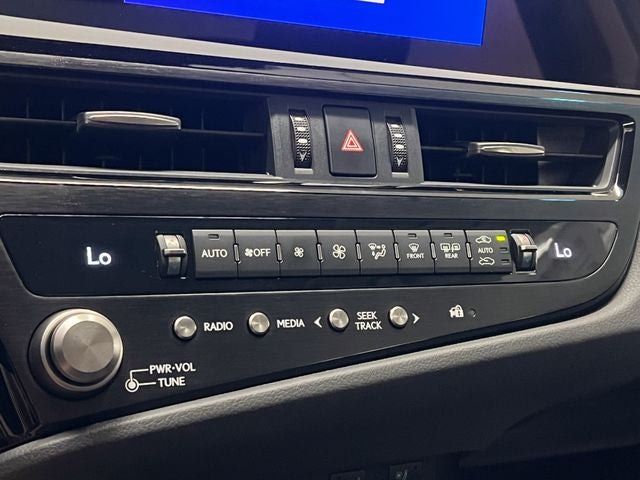 2025 Lexus ES 300h