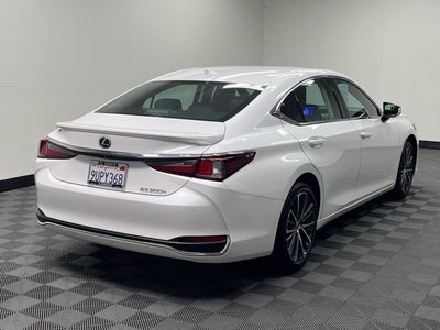 2025 Lexus ES 300h