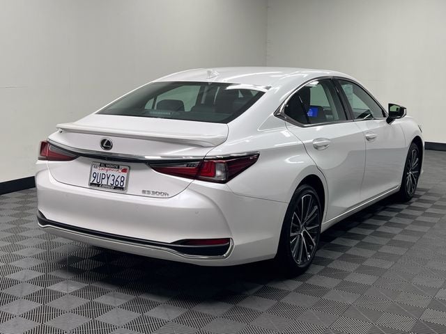 2025 Lexus ES 300h