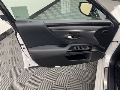 2025 Lexus ES 300h