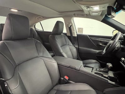 2025 Lexus ES 300h