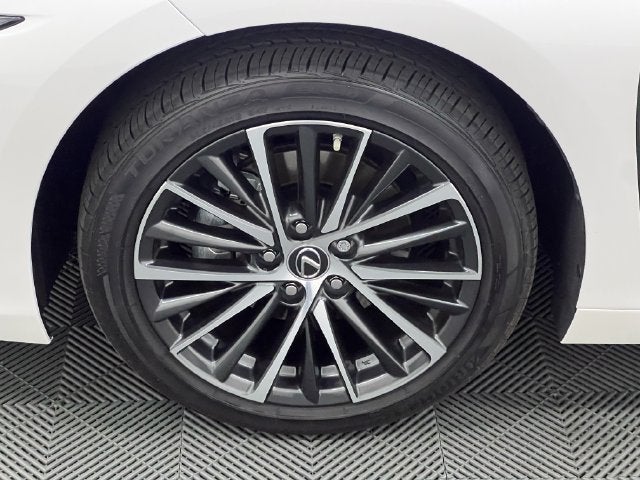 2025 Lexus ES 300h