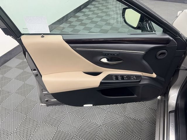 2021 Lexus ES 300h