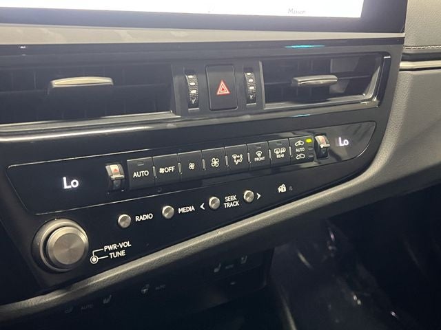 2025 Lexus ES 300h