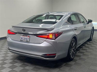2025 Lexus ES 300h