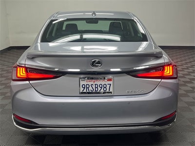 2025 Lexus ES 300h