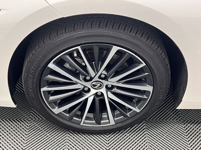 2024 Lexus ES 300h