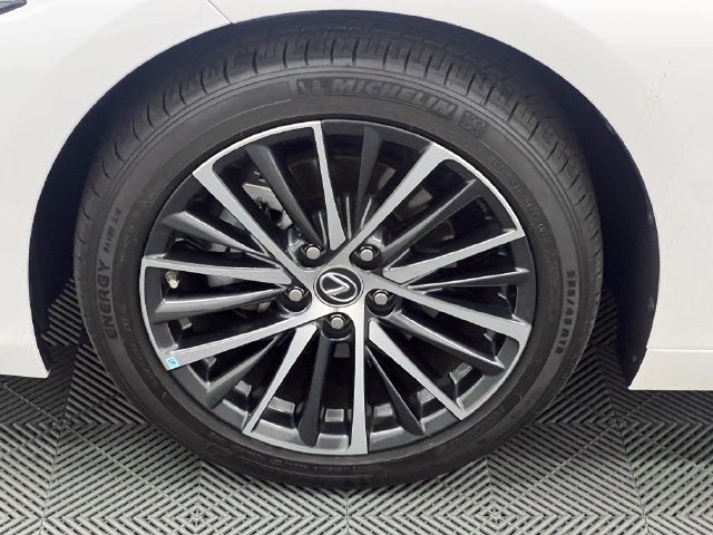 2024 Lexus ES 300h