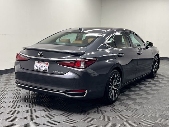2025 Lexus ES 300h