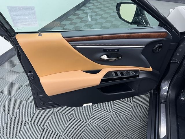 2025 Lexus ES 300h