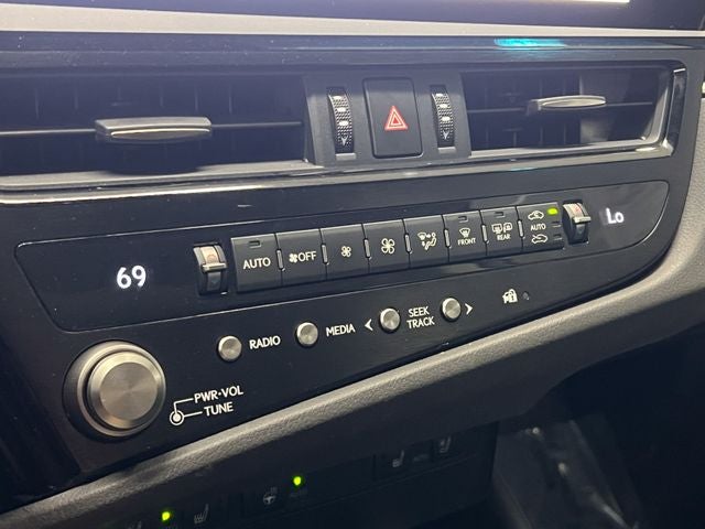 2023 Lexus ES 300h