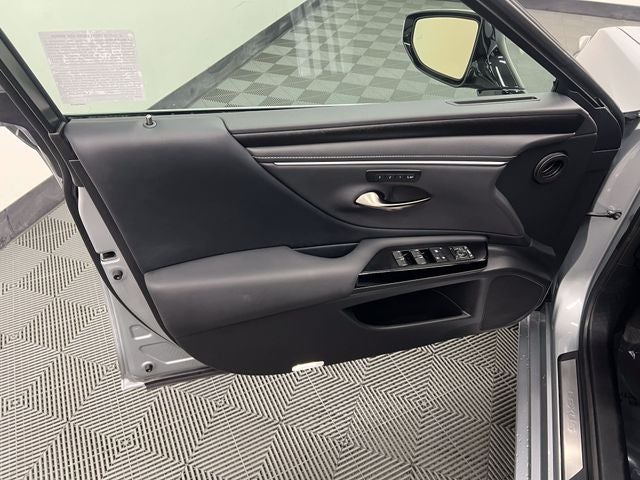 2025 Lexus ES 350