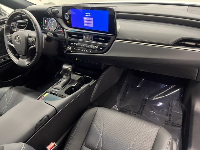 2025 Lexus ES 300h Luxury