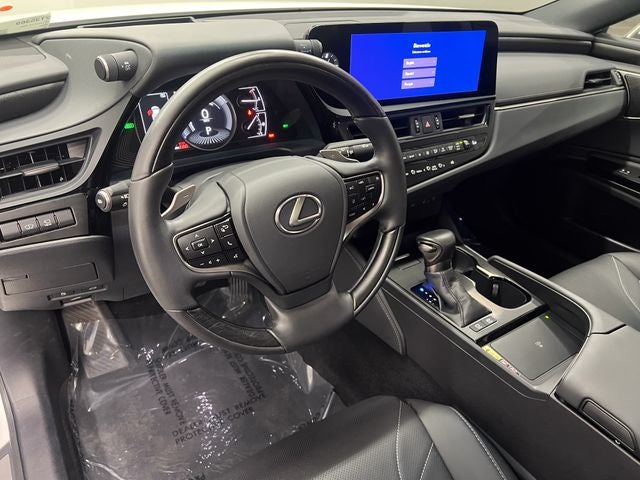 2025 Lexus ES 300h Luxury