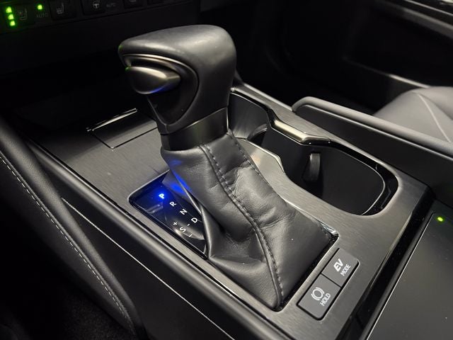 2025 Lexus ES 300h Luxury
