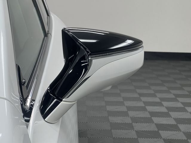 2025 Lexus ES 300h Luxury