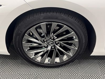 2025 Lexus ES 300h Luxury