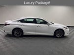 2025 Lexus ES 300h Luxury