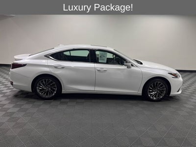 2025 Lexus ES 300h Luxury