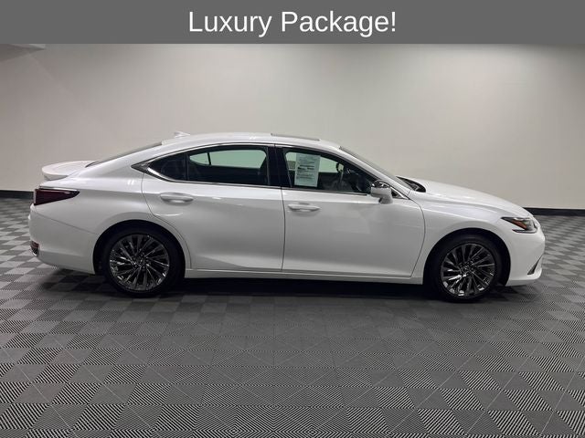 2025 Lexus ES 300h Luxury