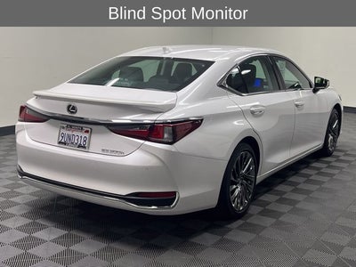 2025 Lexus ES 300h Luxury