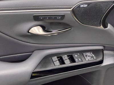 2025 Lexus ES 300h Luxury