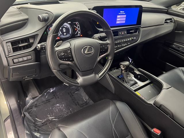 2025 Lexus ES 300h Luxury