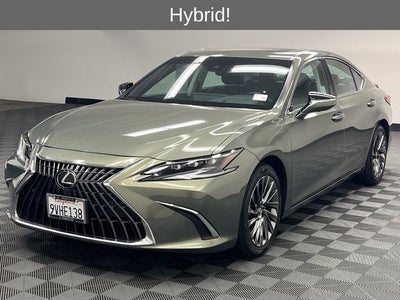 2025 Lexus ES 300h Luxury