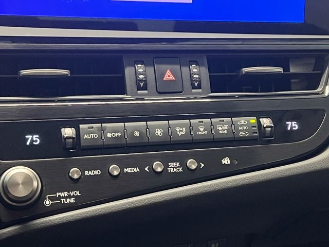 2025 Lexus ES 300h Luxury