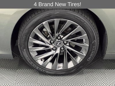 2025 Lexus ES 300h Luxury