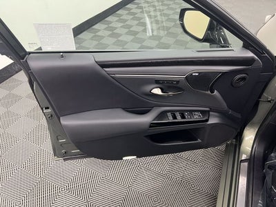 2025 Lexus ES 300h Luxury