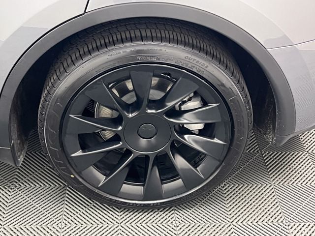 2025 Tesla Model Y Long Range