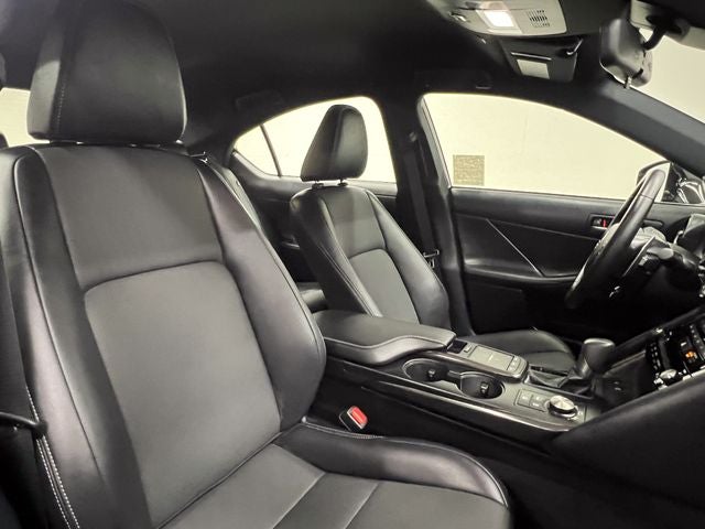 2025 Lexus IS 300