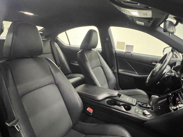 2025 Lexus IS 300