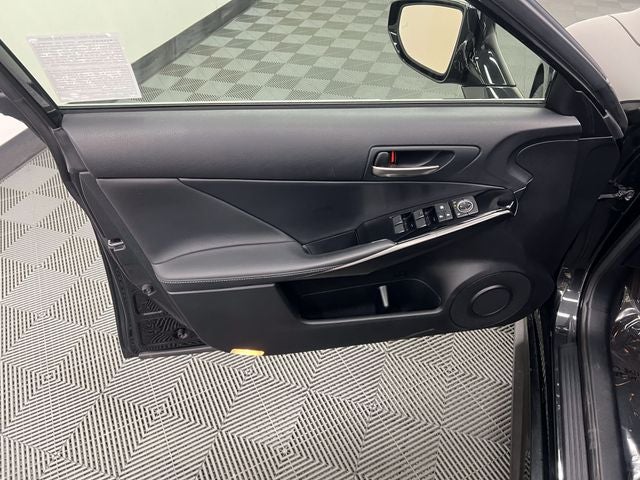 2023 Lexus IS 300