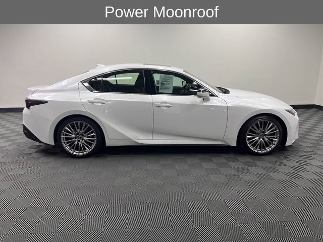 2023 Lexus IS 300