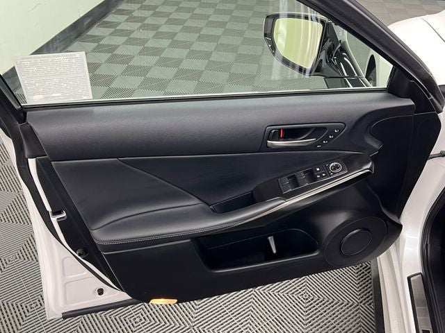 2023 Lexus IS 300