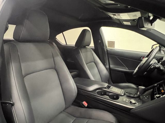 2023 Lexus IS 300