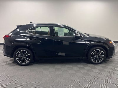2025 Lexus UX 300h Premium