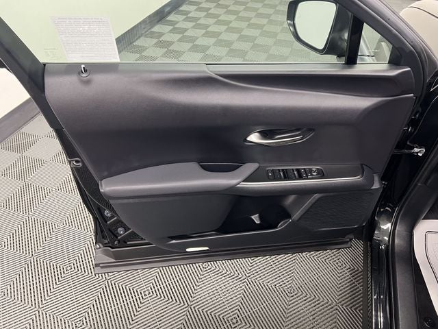 2025 Lexus UX 300h