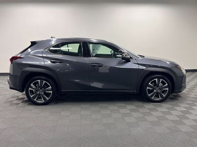 2025 Lexus UX 300h