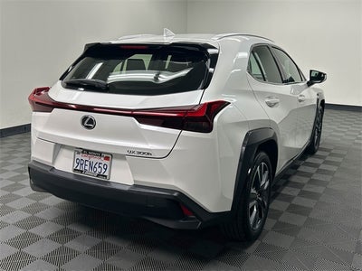 2025 Lexus UX 300h