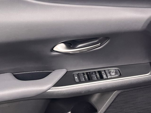 2025 Lexus UX 300h