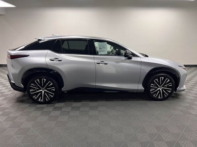 2023 Lexus RZ 450e Luxury