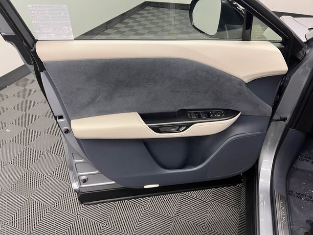 2023 Lexus RZ 450e Luxury